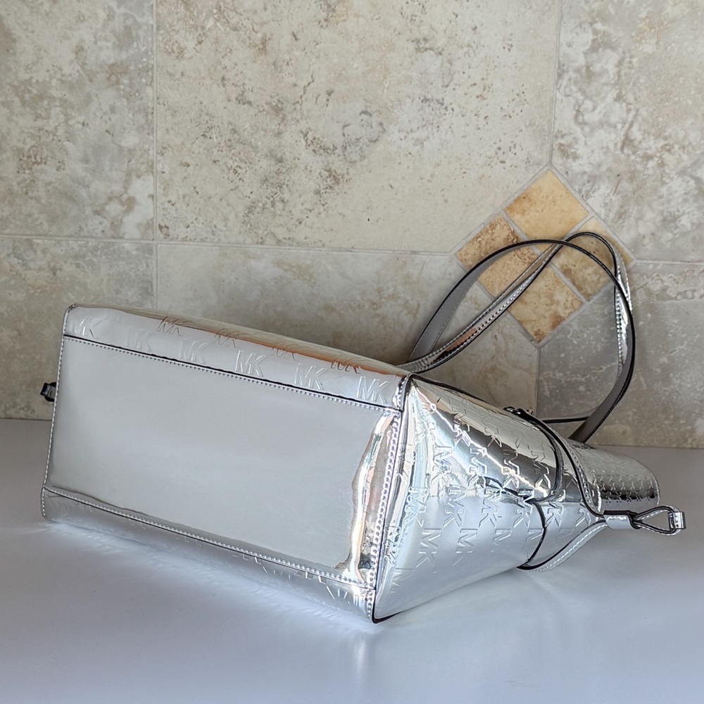 Michael Kors Voyager LG Mirror Metallic Tote Bag MK Silver - Picture 7 of 13